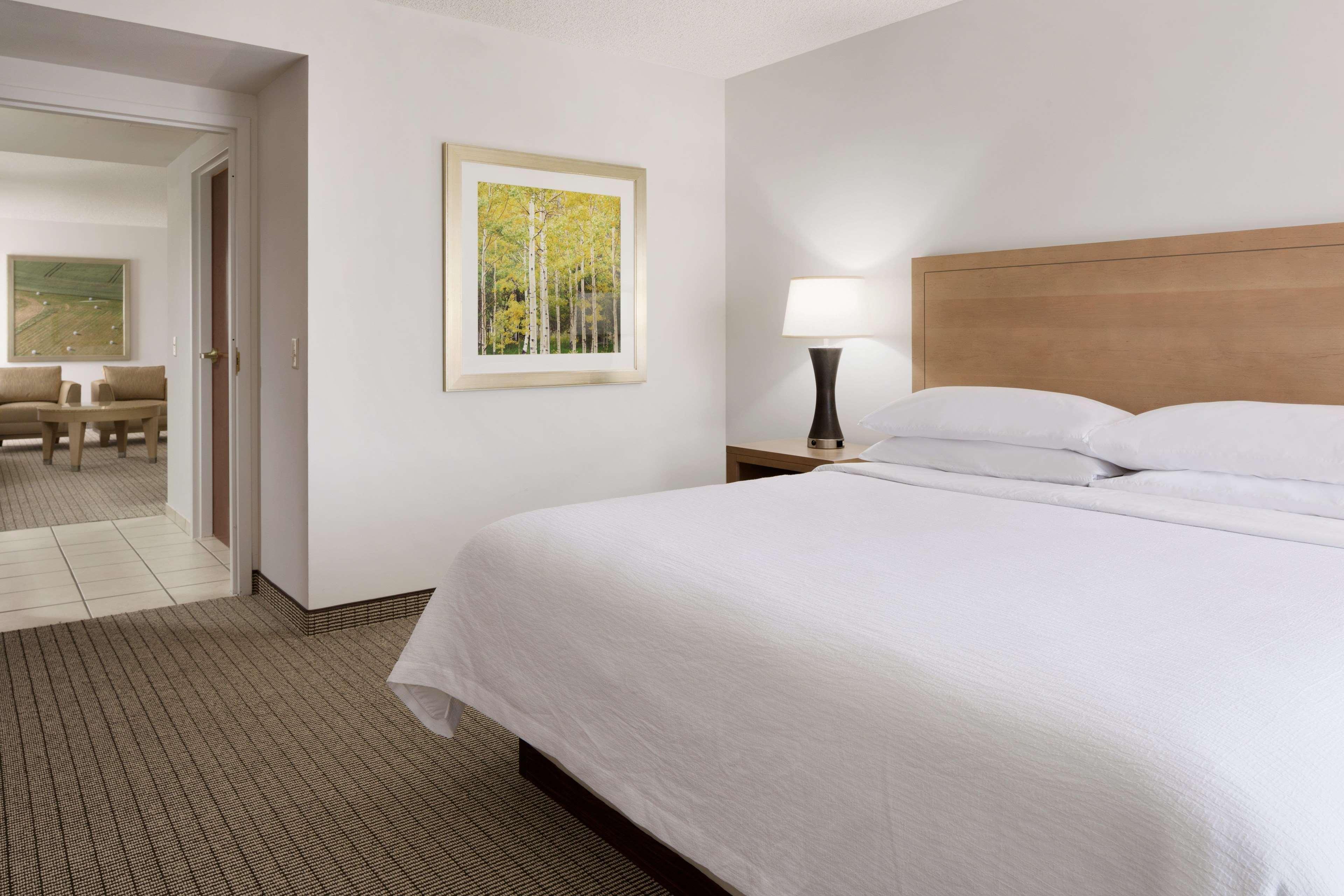 Embassy Suites By Hilton Denver International Airport Exterior foto