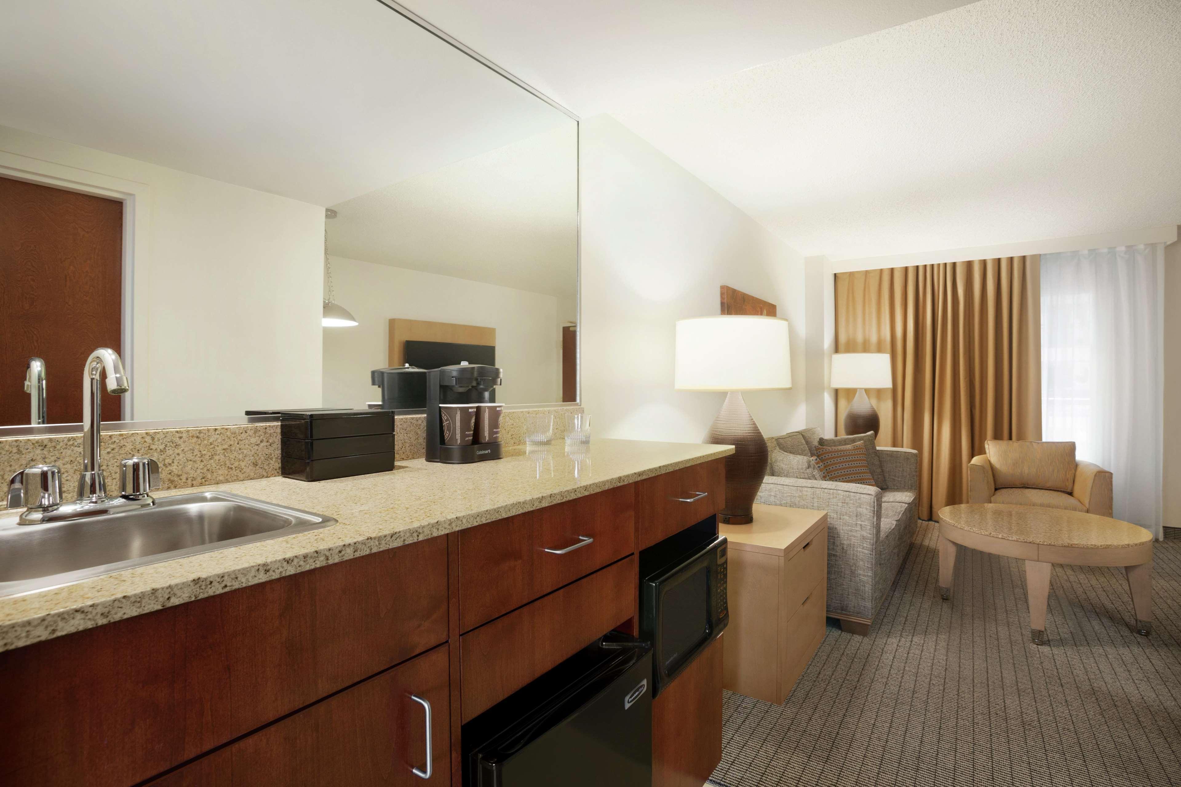 Embassy Suites By Hilton Denver International Airport Exterior foto