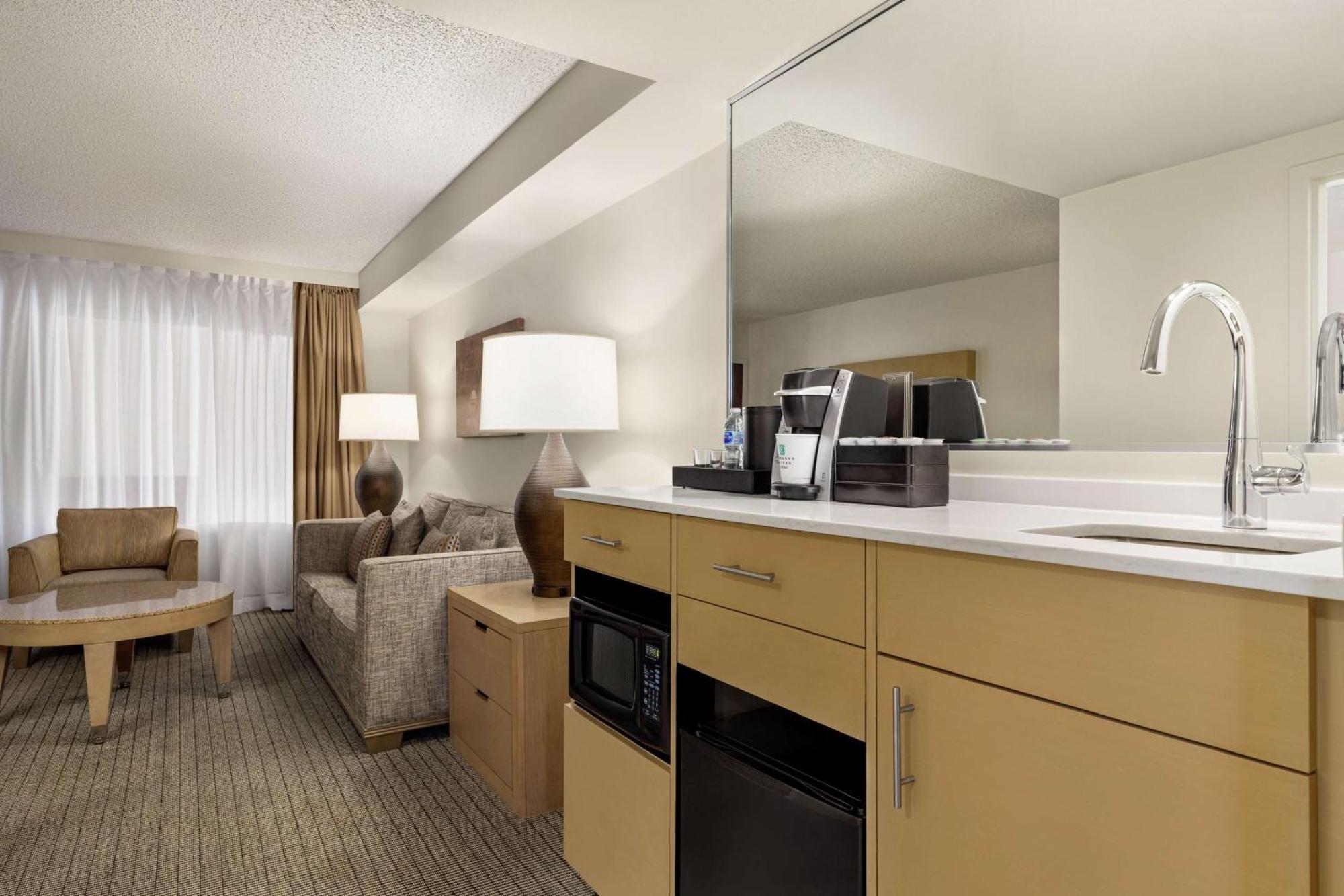 Embassy Suites By Hilton Denver International Airport Exterior foto