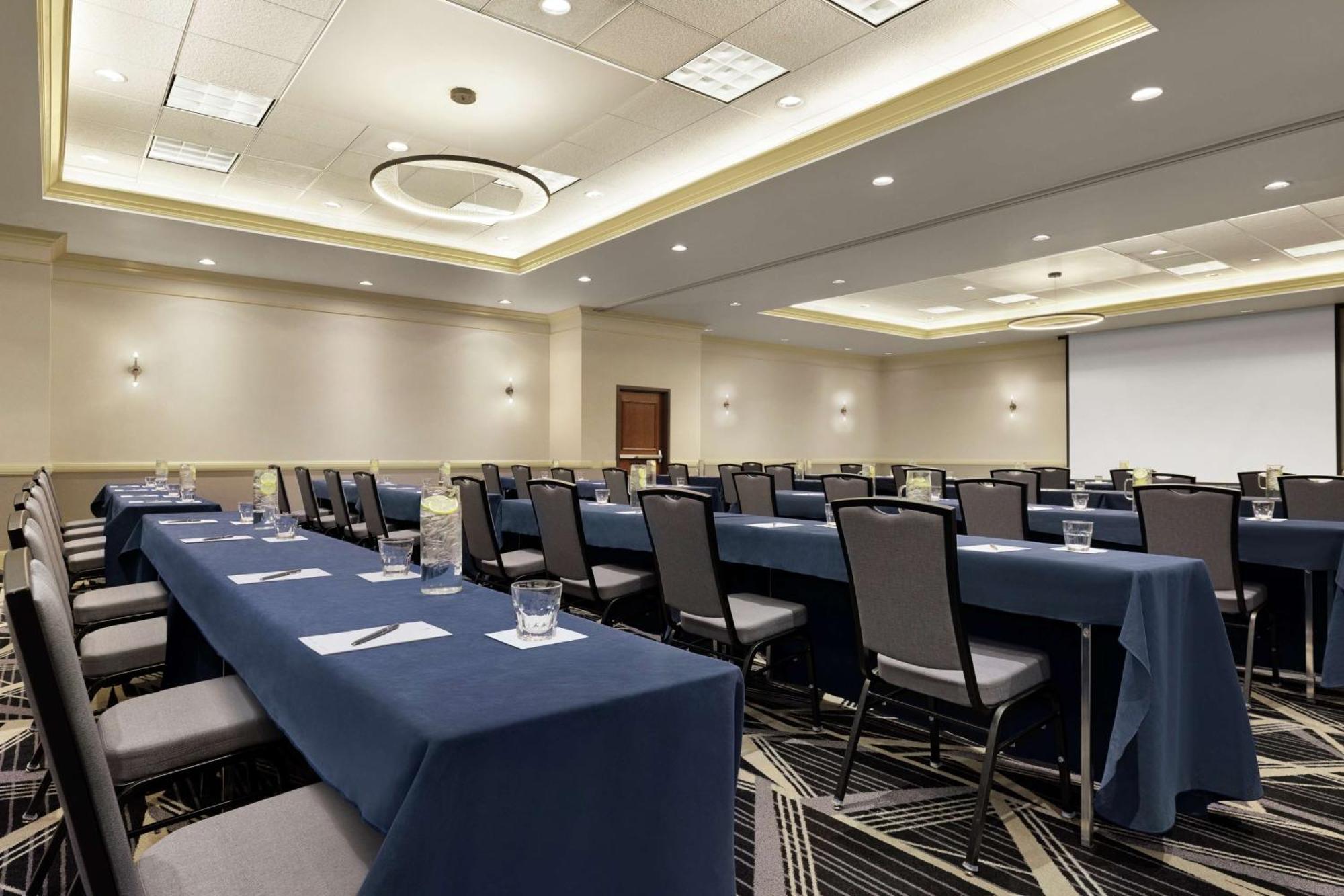Embassy Suites By Hilton Denver International Airport Exterior foto