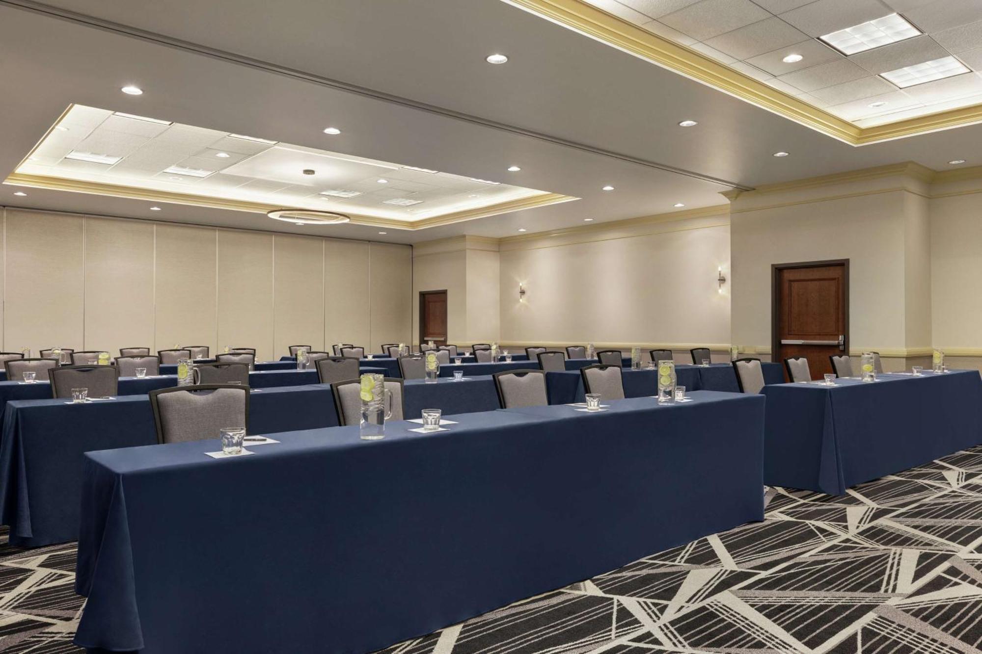 Embassy Suites By Hilton Denver International Airport Exterior foto
