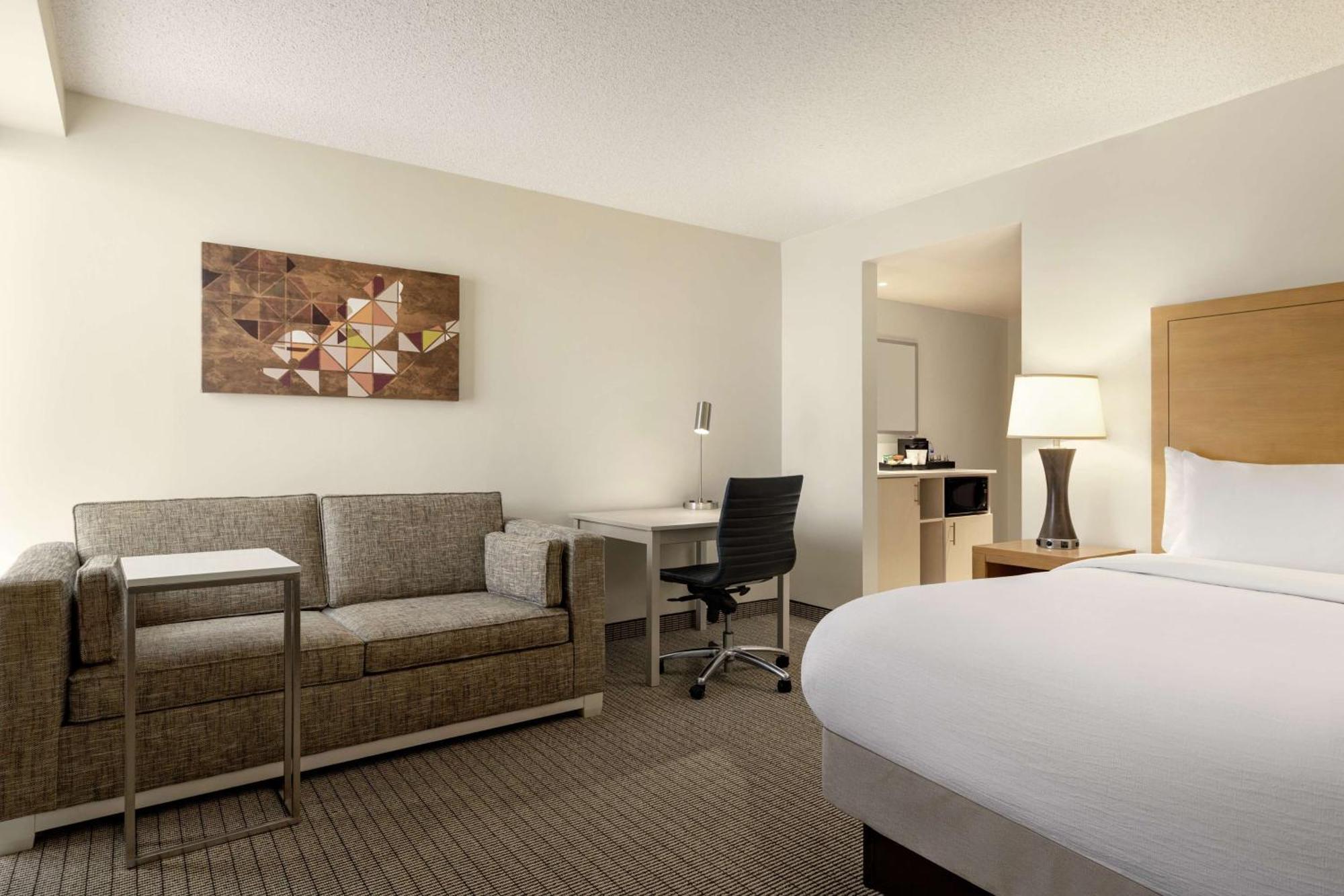 Embassy Suites By Hilton Denver International Airport Exterior foto